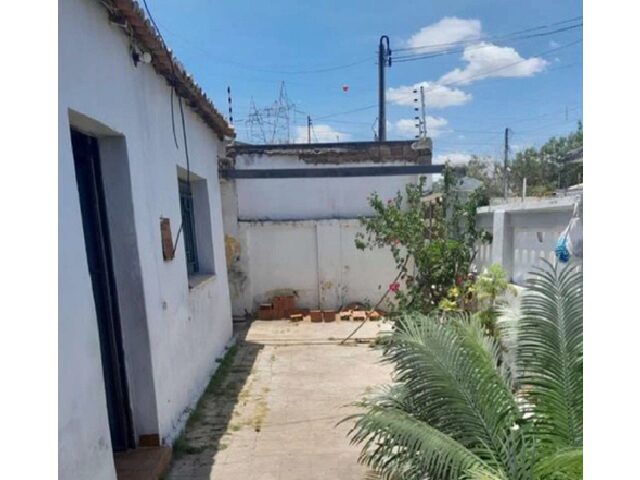 Imagem do imóvel UM TERRENO PROPRIO PARA CONSTRUCAO NA RUA JOVINIANO LINS, ANTIGA SANTOS DUMONT