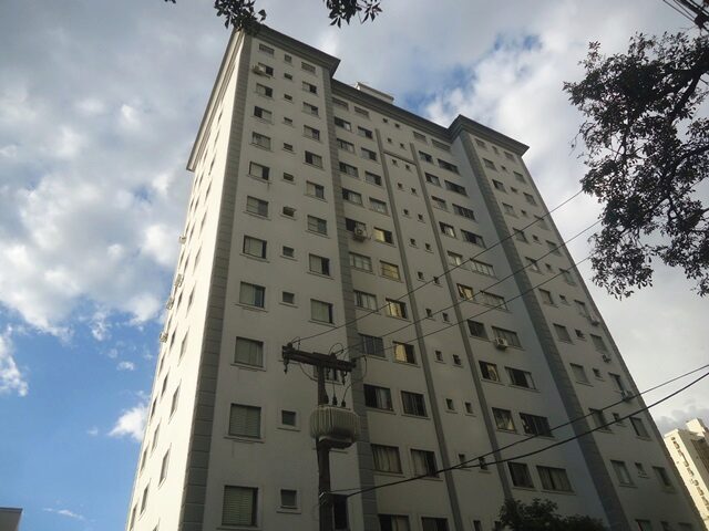 APARTAMENTO Nº 802, SITUADO NO 8º PAVIMENTO SUPERIOR DO BLOCO B DO CONJUNTO RESIDENCIAL LUIS XVI - RUA SERGIPE, 1600, localizado em Londrina - PR