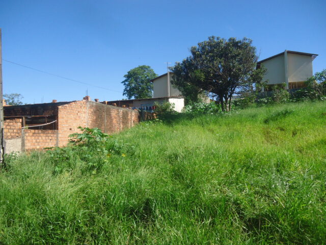 DATA DE TERRAS SOB Nº 15, DA QUADRA Nº 01, COM A ÁREA DE 293,89M² - RUA SÃO JOSÉ, 125, localizado em Londrina - PR, bairro Jardim Santo André