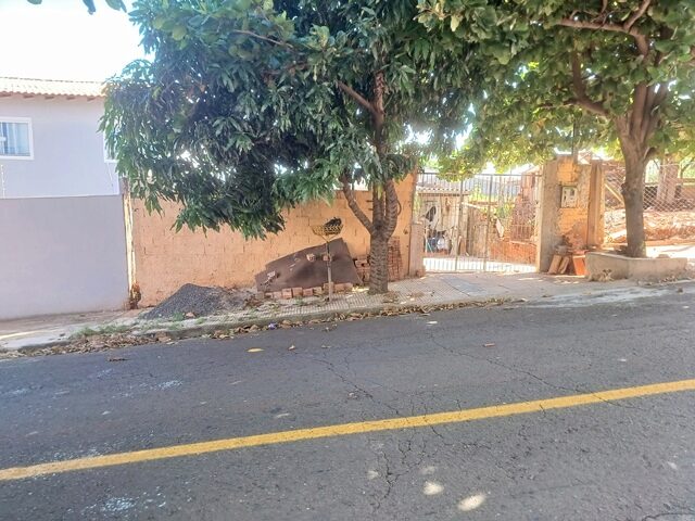 LOTE DE TERRAS SOB Nº 02, DA QUADRA Nº 15, COM A ÁREA DE 200,00M² - RUA JURACY HUGA CABRAL MESSIAS, 710, localizado em Londrina - PR, bairro Jardim Planalto