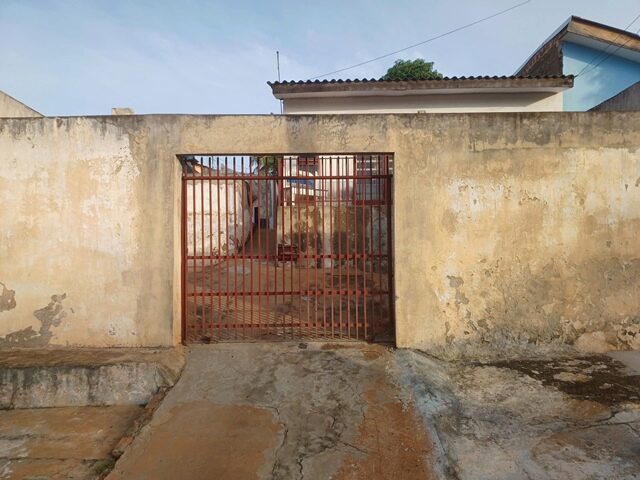 LOTE Nº 14, DA QUADRA Nº 24, COM A ÁREA DE 220,70M² - RUA ELIAS KAUAM, 45, localizado em Londrina - PR, bairro Setor Ii