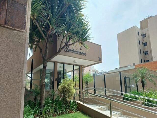 APARTAMENTO Nº 01 SITUADO NO 1º PAVIMENTO TIPO DO CONDOMÍNIO EDIFÍCIO EMBAIXADOR - RUA BELO HORIZONTE, 734, localizado em Londrina - PR