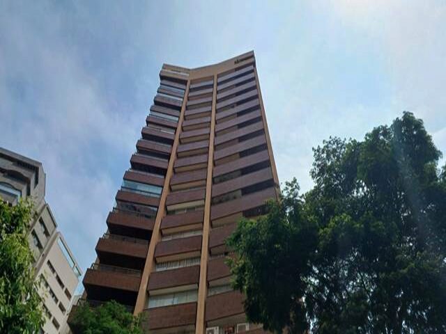 APARTAMENTO Nº 01 SITUADO NO 1º PAVIMENTO TIPO DO CONDOMÍNIO EDIFÍCIO EMBAIXADOR - RUA BELO HORIZONTE, 734, localizado em Londrina - PR