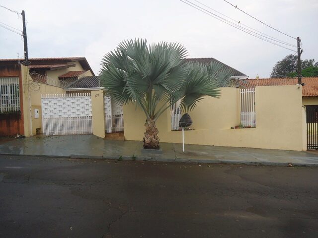 DATA DE TERRAS Nº 02, DA QUADRA Nº 08, COM A ÁREA DE 376,24M² - RUA MARIA INACIA DE ALMEIDA CAMPOS, 171, localizado em Londrina - PR, bairro Vale de San Patricio