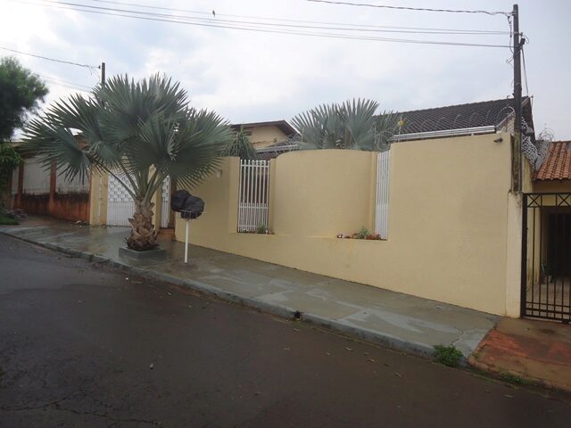 DATA DE TERRAS Nº 02, DA QUADRA Nº 08, COM A ÁREA DE 376,24M² - RUA MARIA INACIA DE ALMEIDA CAMPOS, 171, localizado em Londrina - PR, bairro Vale de San Patricio