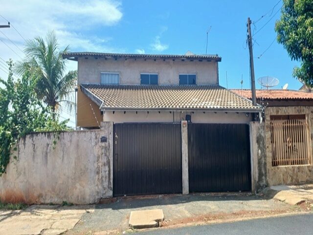 DATA DE TERRAS SOB Nº 15, DA QUADRA Nº 11, COM A ÁREA DE 279,48M² - RUA HYPOLICOSCINIO LUCIO SOARES, 141, localizado em Londrina - PR