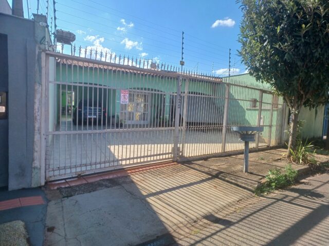 UMA DATA DE TERRAS SOB Nº 19, DA QUADRA Nº 02, MEDINDO A ÁREA DE 308,51M² - RUA MAMORE, 321, localizado em Londrina - PR, bairro Vila Monteiro