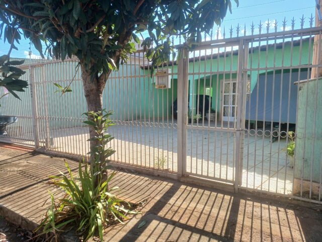 UMA DATA DE TERRAS SOB Nº 19, DA QUADRA Nº 02, MEDINDO A ÁREA DE 308,51M² - RUA MAMORE, 321, localizado em Londrina - PR, bairro Vila Monteiro
