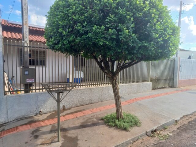 LOTE DE TERRAS Nº 11, DA QUADRA Nº 07, MEDINDO A ÁREA DE 250,00 M² - RUA ANITA MAGALHÃES DE OLIVEIRA, 120, localizado em Londrina - PR