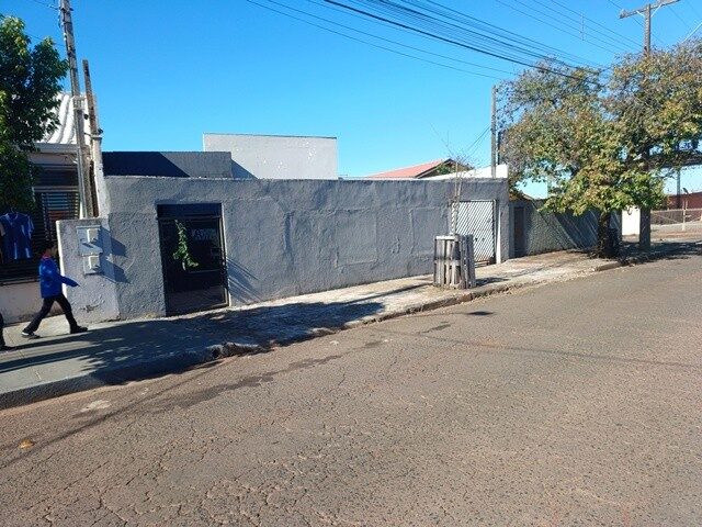 DATA DE TERRAS Nº 26, DA QUADRA Nº 05, COM A ÁREA DE 287,16M² - AVENIDA VICENTE CIOFFI, 241, localizado em Londrina - PR