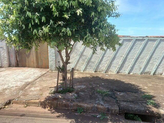 DATA DE TERRAS SOB Nº 16, DA QUADRA Nº VIII, COM A ÁREA DE 309,49M² - RUA VICTOR HUGO, 262, localizado em Londrina - PR, bairro Jardim Ok