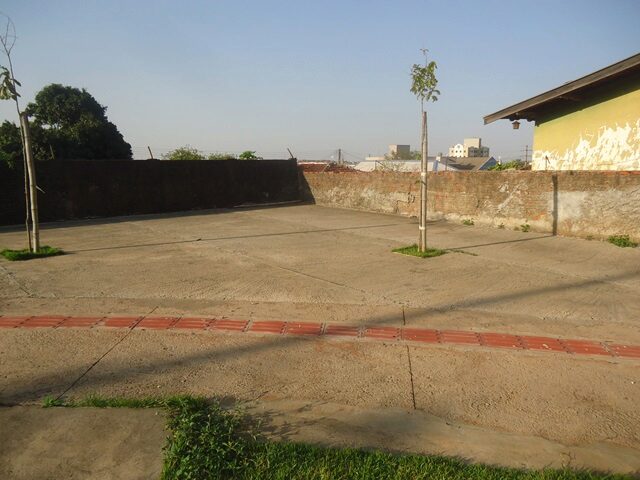 AREA A, DE FORMATO IRREGULAR COM A ÁREA DE 118,21M² - ENTRONCAMENTO DAS RUAS JOANA DE SILVIO E RUA ITU, localizado em Londrina - PR, bairro Jardim Shangri-lá