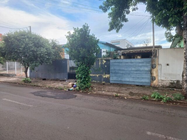 PARTE IDEAL DA DATA DE TERRAS Nº 14, DA QUADRA Nº 05, COM A ÁREA DE 416,00M² - RUA COLOMBIA, 343, localizado em Londrina - PR, bairro Vila Brasil