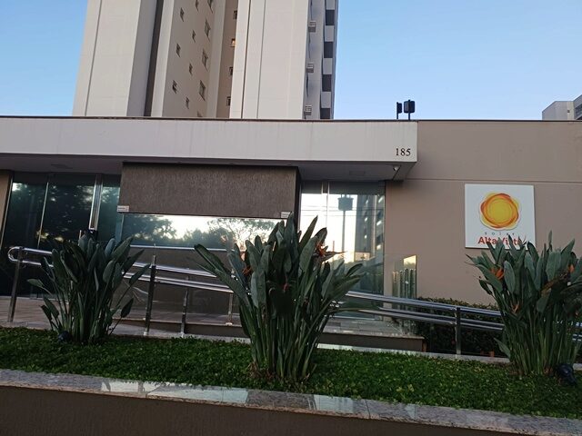 APARTAMENTO N° 2106, TIPO B SITUADO NO 21° PAVIMENTO TIPO DO SOLAR ALTA VISTA - RUA MANOEL ALVES DOS SANTOS, 185, localizado em Londrina - PR