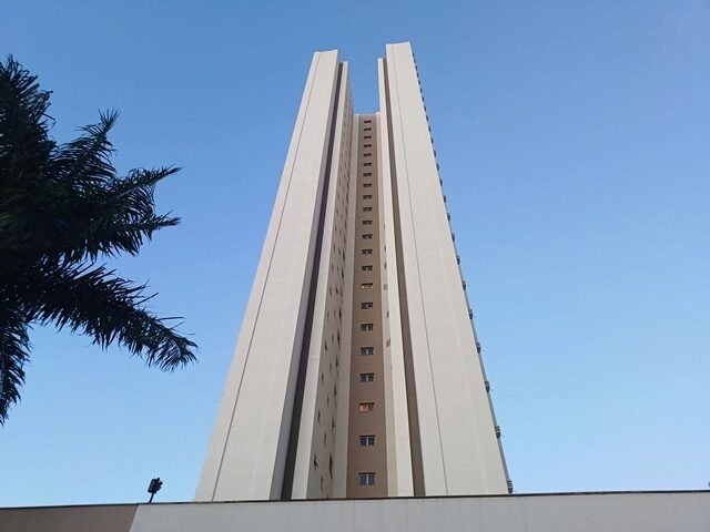 APARTAMENTO N° 2106, TIPO B SITUADO NO 21° PAVIMENTO TIPO DO SOLAR ALTA VISTA - RUA MANOEL ALVES DOS SANTOS, 185, localizado em Londrina - PR