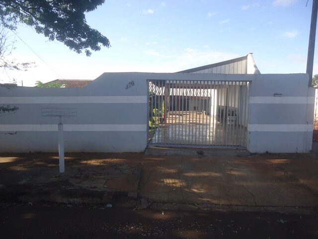 UMA DATA DE TERRAS SOB Nº 29, DA QUADRA Nº VI, COM A ÁREA DE 292,60M² - RUA ARARACANGA, 316, localizado em Londrina - PR, bairro Jardim Santa Rita