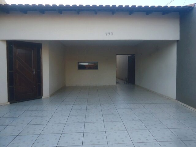 DATA DE TERRAS Nº 15, DA QUADRA Nº 05, COM A ÁREA DE 250,00M² - RUA AMAURY DE OLIVEIRA E SILVA, 193, localizado em Londrina - PR