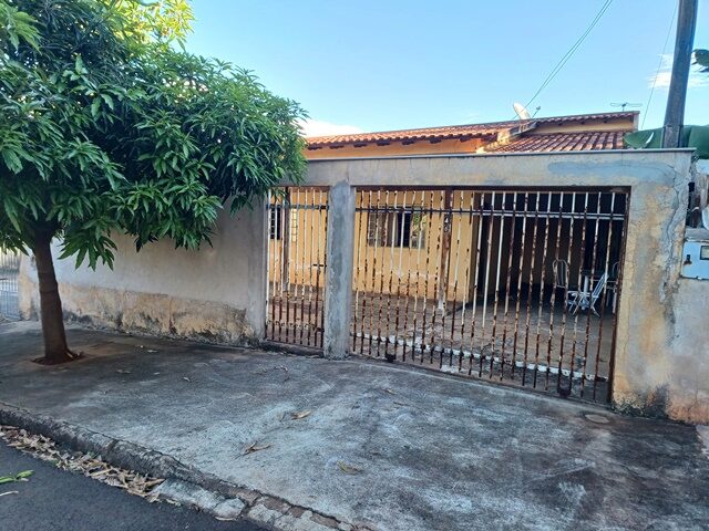 LOTE DE TERRAS SOB Nº 17, DA QUADRA Nº 09, MEDINDO A ÁREA DE 200,00M² - RUA ARCILIO DIASSI, 46, localizado em Londrina - PR