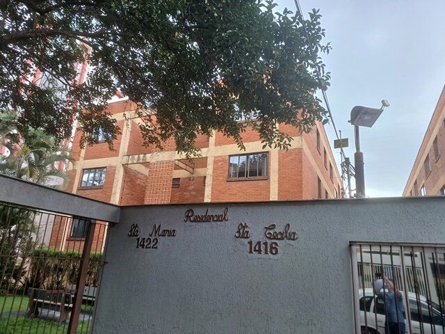 UNIDADE AUTÔNOMA Nº 305, DO 3º ANDAR LATERAL DIREITO, DO EDIFÍCIO SANTA MARIA - AVENIDA RIO DE JANEIRO, 1422, localizado em Londrina - PR