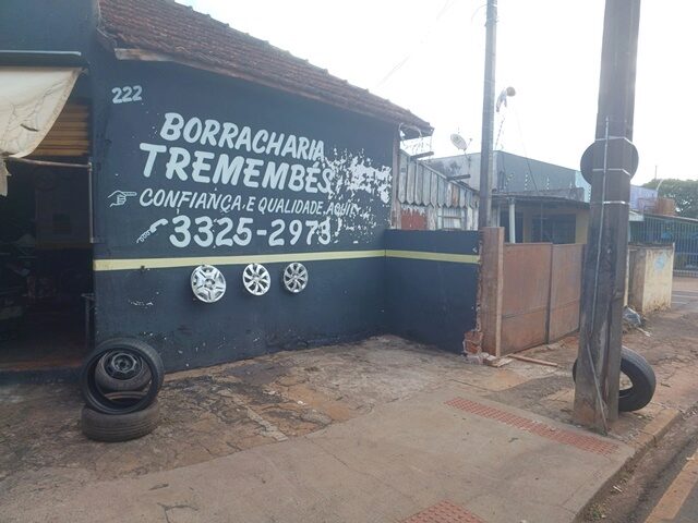 UMA ÁREA DE TERRAS, MEDINDO 297,00M² - RUA TREMEMBES, 212 E 222, localizado em Londrina - PR, bairro Vila Casoni