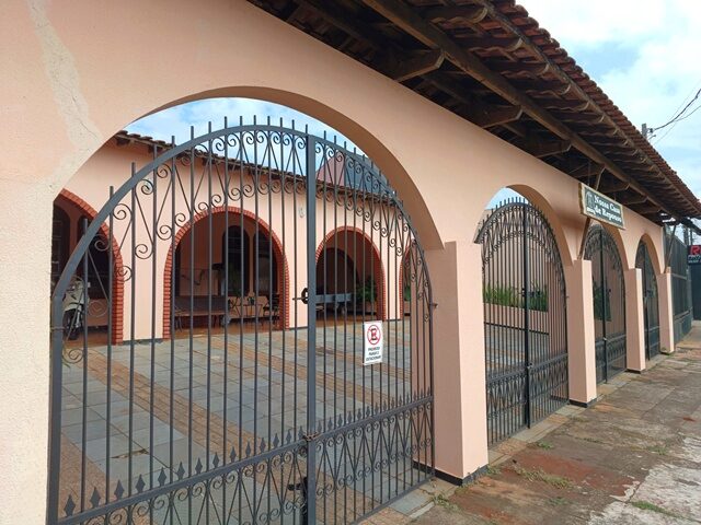DATA DE TERRAS SOB Nº 04, DA QUADRA N° 32, MEDINDO A ÁREA DE 849,70M² - RUA GUILHERME DA MOTA CORREIA, 4559, localizado em Londrina - PR, bairro Jardim Shangri-lá