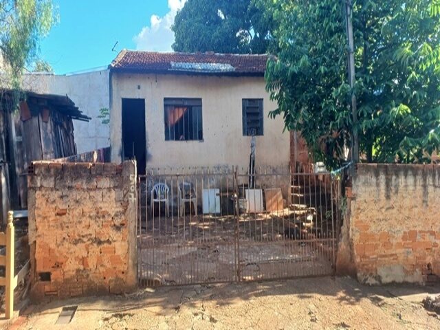 DATA DE TERRAS SOB Nº 62, DA QUADRA Nº 01, MEDINDO A ÁREA DE 107,32M² - RUA NOSSA SENHORA DAS GRAÇAS, 507, localizado em Londrina - PR
