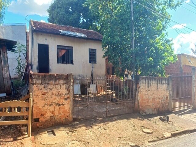 DATA DE TERRAS SOB Nº 62, DA QUADRA Nº 01, MEDINDO A ÁREA DE 107,32M² - RUA NOSSA SENHORA DAS GRAÇAS, 507, localizado em Londrina - PR