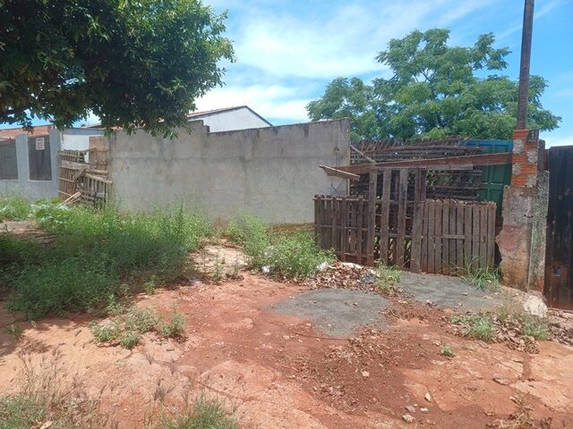 DATA DE TERRAS SOB Nº 15, DA QUADRA Nº 51, COM A ÁREA DE 300,00M² - RUA SAGITÁRIO, S/Nº, localizado em Londrina - PR, bairro Jardim do Sol