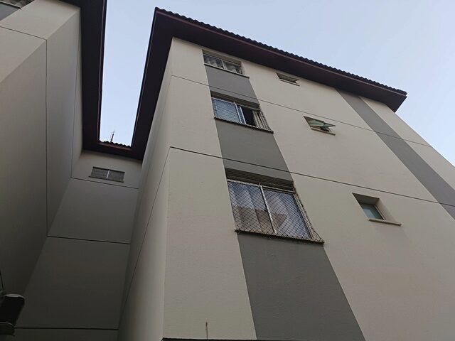APARTAMENTO Nº 32, SITUADO NO 2º ANDAR OU 3° PAVIMENTO, DO BLOCO 10, DO RESIDENCIAL GUILHERME VISCARDI - AVENIDA CLARICE DE LIMA CASTRO, 355, localizado em Londrina - PR