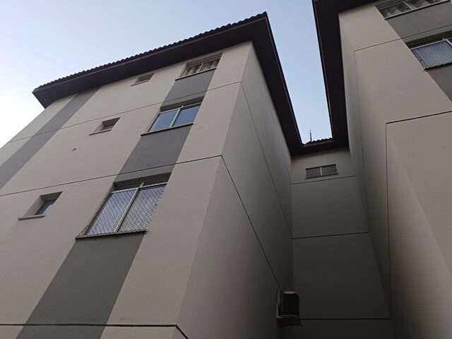 APARTAMENTO Nº 32, SITUADO NO 2º ANDAR OU 3° PAVIMENTO, DO BLOCO 10, DO RESIDENCIAL GUILHERME VISCARDI - AVENIDA CLARICE DE LIMA CASTRO, 355, localizado em Londrina - PR