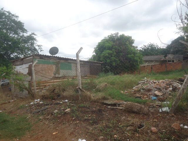 LOTE DE TERRAS SOB Nº 04, DA QUADRA Nº 15, COM A ÁREA DE 399,37M² - RUA ARMANDO SANGUINETTI, 80, localizado em Londrina - PR, bairro Jardim Primavera
