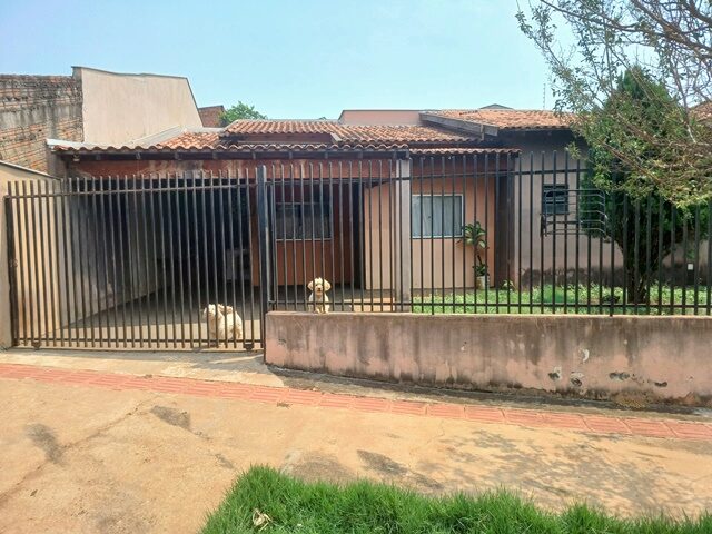 RESIDÊNCIA A, SITUADA NO PAVIMENTO TÉRREO DO ROBROMA RESIDENCE - RUA ROBERTO ROMANELLI, 723, localizado em Londrina - PR, bairro Jardim Paris