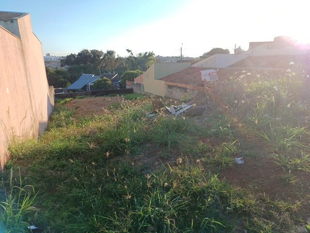 DATA Nº 28, DA QUADRA Nº 08, COM 360,00M² - RUA SEBASTIÃO ROBERTO, S/Nº, localizado em Londrina - PR, bairro Jardim Columbia