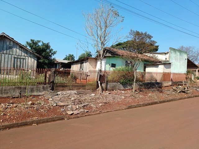 DATA DE TERRAS Nº 16, DA QUADRA Nº 26, MEDINDO A ÁREA DE 532,26M² - AVENIDA DOUTOR GUSTAVO AVELINO CORREIA, 605, localizado em Londrina - PR