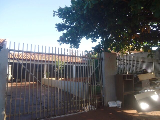 LOTE DE TERRAS SOB Nº 02, DA QUADRA Nº 08, COM A ÁREA DE 250,00M² - RUA HELENA CORTEZ GIAROLA, 199, localizado em Londrina - PR, bairro Jardim Everest