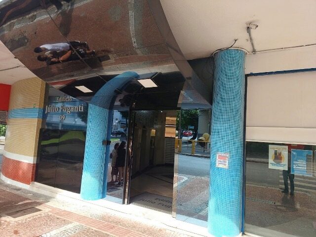 CONJUNTO Nº 507, COM ÁREA DE 31,90M², SITUADO NO 5º ANDAR OU 6º PAVIMENTO DO EDIFÍCIO COMENDADOR JULIO FUGANTI - RUA SENADOR SOUZA NAVES, 9, localizado em Londrina - PR