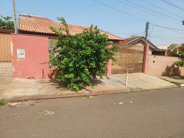 LOTE DE TERRAS SOB Nº 12, DA QUADRA Nº 20, MEDINDO A ÁREA DE 200,00M² - AVENIDA VEREADOR RAFAEL LAMASTRA, 487, localizado em Londrina - PR