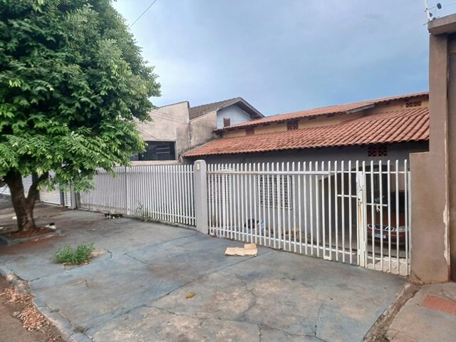 LOTE DE TERRAS SOB Nº 11, DA QUADRA Nº 36, MEDINDO A ÁREA DE 256,69M² - RUA DORIVAL PRADO DE CAMARGO, 160, localizado em Londrina - PR, bairro Jardim Alto da Boa Vista