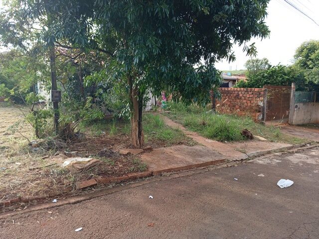 DATA DE TERRAS SOB Nº 19, DA QUADRA Nº 13, MEDINDO A ÁREA DE 200,00M² - RUA JOSÉ FANECO, 207, localizado em Londrina - PR, bairro Jardim Nova Esperança