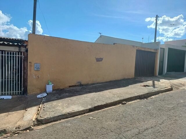 LOTE DE TERRAS SOB Nº 08, DA QUADRA Nº 19, COM A ÁREA DE 200,00M² - RUA JURACY HUGA CABRAL MESSIAS, 904, localizado em Londrina - PR, bairro Jardim Planalto