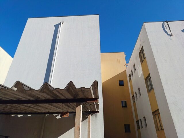 APARTAMENTO Nº 103 TIPO B SITUADO NO PAVIMENTO TÉRREO, DO BLOCO B-4, DO CONJUNTO RESIDENCIAL VALE DOS TUCANOS - RUA OSWALDO BAGGIO, 50, localizado em Londrina - PR