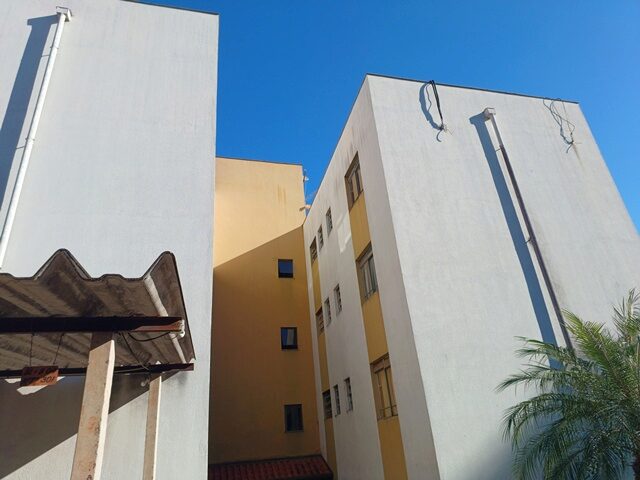 APARTAMENTO Nº 103 TIPO B SITUADO NO PAVIMENTO TÉRREO, DO BLOCO B-4, DO CONJUNTO RESIDENCIAL VALE DOS TUCANOS - RUA OSWALDO BAGGIO, 50, localizado em Londrina - PR