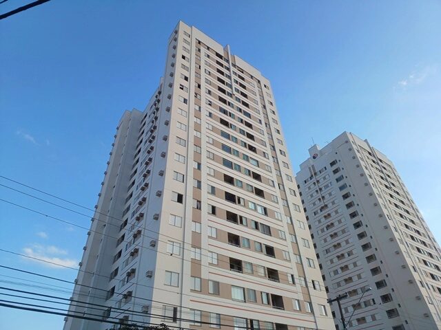 APARTAMENTO Nº 407, TIPO B, SITUADO NO 4º PAVIMENTO TIPO, DO BLOCO TORRE AMARILIS (LESTE), DO PATEO AURORA RESIDENCIAL - AVENIDA JOSÉ GABRIEL DE OLIVEIRA, 685, localizado em Londrina - PR, bairro Jardim Alcantara