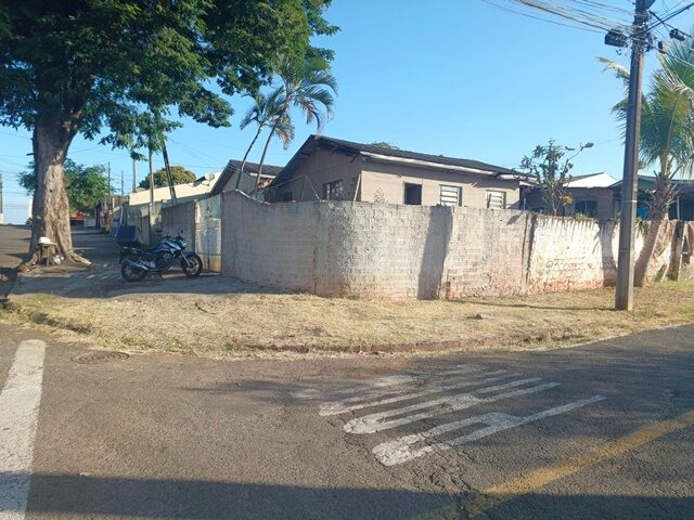 LOTE DE TERRAS Nº 08, DA QUADRA Nº 05, MEDINDO ÁREA DE 242,26M² - RUA FRANCISCO DE ASSIS FERNANDES RUIZ, 89, localizado em Londrina - PR