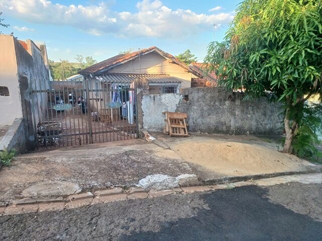 LOTE DE TERRAS SOB Nº 17, DA QUADRA Nº 07, COM A ÁREA DE 200,00M² - RUA JOSÉ MARTINS DE OLIVEIRA, 44, localizado em Londrina - PR, bairro Conjunto Habitacional Mister Arthur Thomas