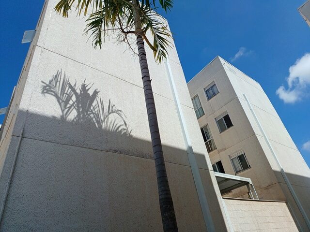 APARTAMENTO Nº 101, SITUADO NO 1º PAVIMENTO (TÉRREO), DO BLOCO 19 E A VAGA DE GARAGEM NO 227, DO CONDOMÍNIO SPAZIO LA TRAVIATA - RUA JOSÉ ALVES NUNES, 450, localizado em Londrina - PR, bairro Loteamento Residencial Gleba Esperança