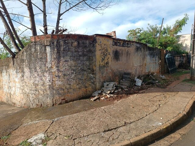 LOTE DE TERRAS SOB Nº 01, DA QUADRA Nº 36, MEDINDO A ÁREA DE 242,26M² - RUA ODALFE SAPIA, 12, localizado em Londrina - PR