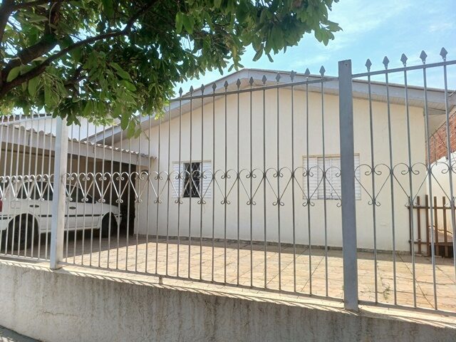 DATA DE TERRAS SOB Nº 02, DA QUADRA Nº 19, COM A ÁREA DE 250,70M² - RUA FRANCISCO DE MELO PALHETA, 725, localizado em Londrina - PR, bairro Jardim Continental