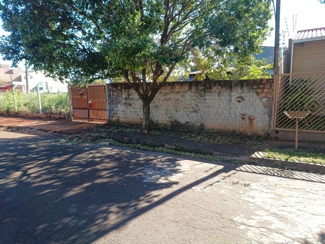 DATA DE TERRAS Nº 12, DA QUADRA Nº 11, COM A ÁREA DE 303,24M² - RUA NELLO THOMAZ LAINETTI, 49, localizado em Londrina - PR, bairro Jardim do Leste