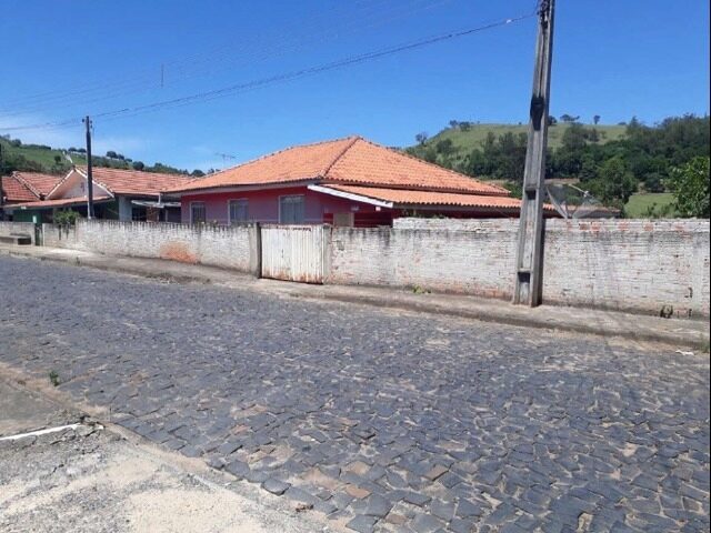 Lote 3102 um lote de terreno de formato trapezoidal situado no quadro urbano desta cidade, de frente para a rua projetada e